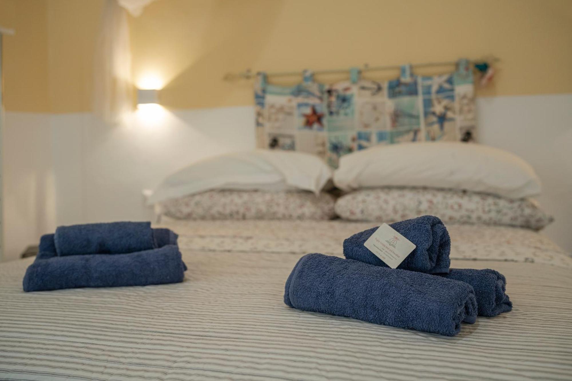 Il Faro 17 Bed & Breakfast Таранто Екстериор снимка