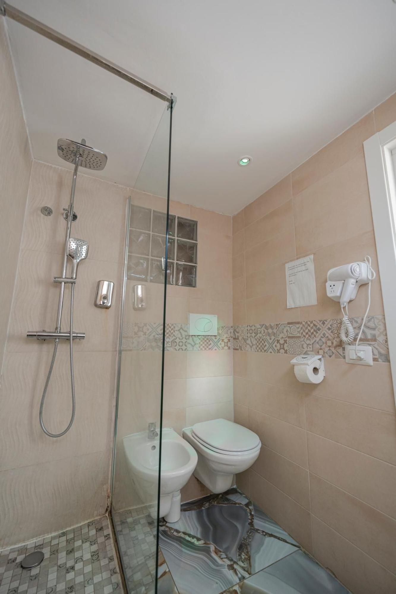 Il Faro 17 Bed & Breakfast Таранто Екстериор снимка