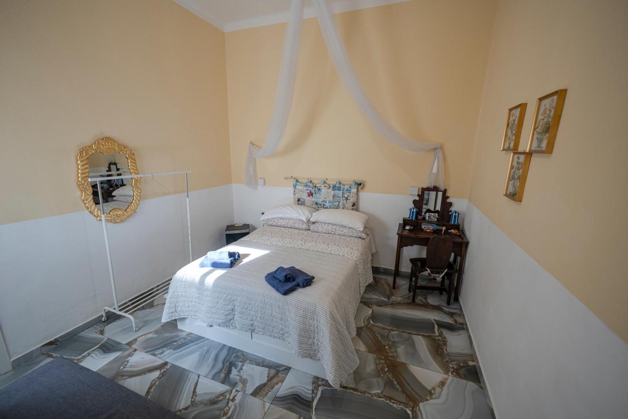 Il Faro 17 Bed & Breakfast Таранто Екстериор снимка