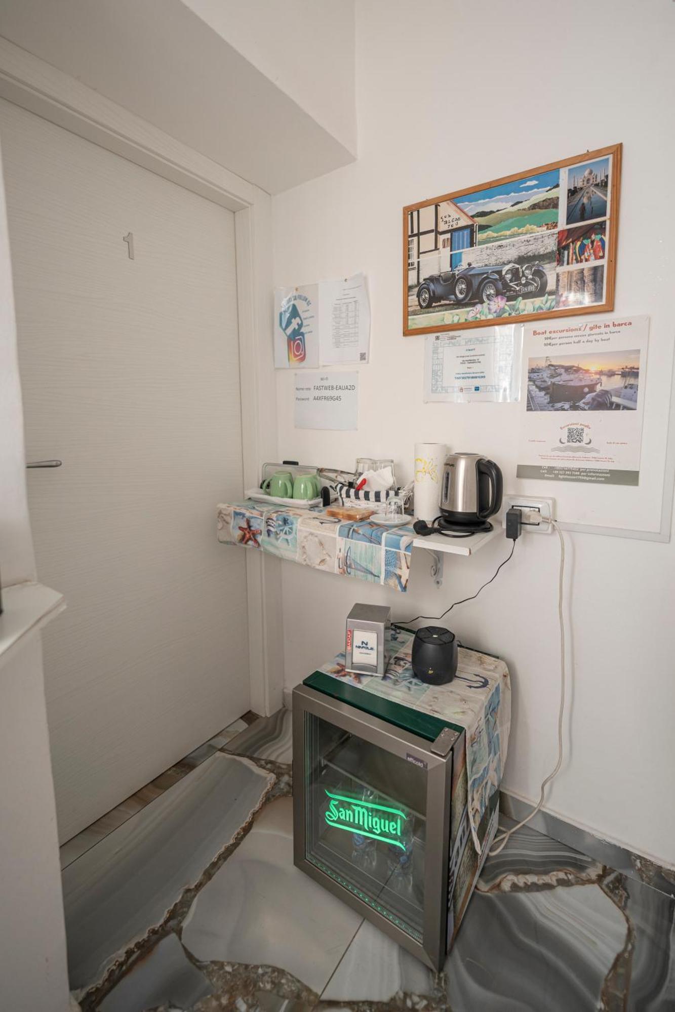 Il Faro 17 Bed & Breakfast Таранто Екстериор снимка